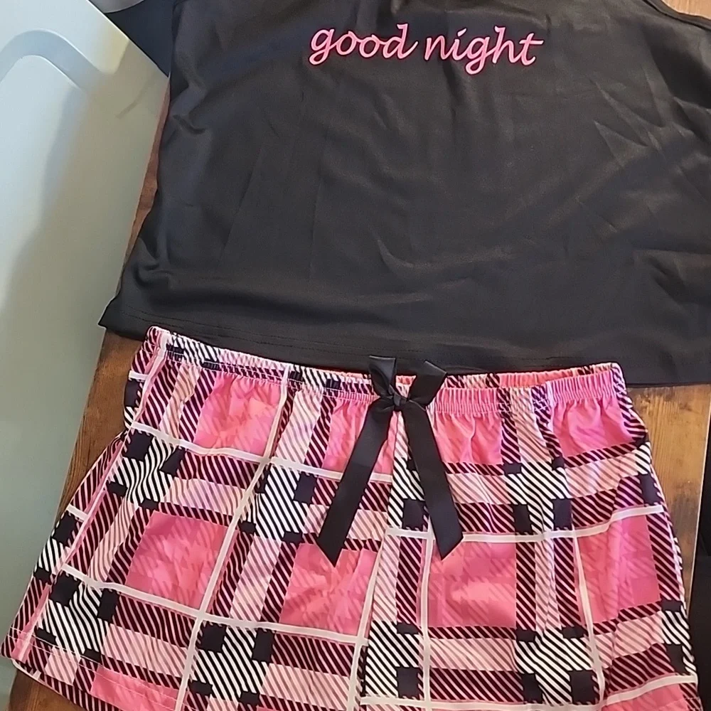 Black and Pink Plaid Women's Sleepwear Set Size L Letter graphic Cami Top/shorts